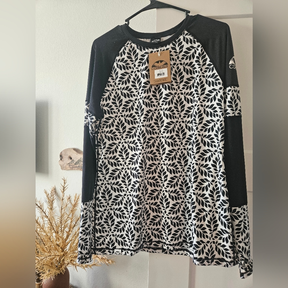 NWT CORBEAUX baselayer sz L